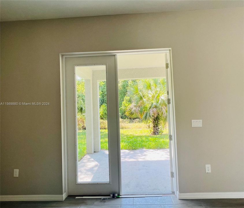 Recently Sold: $315,000 (4 beds, 2 baths, 1439 Square Feet)