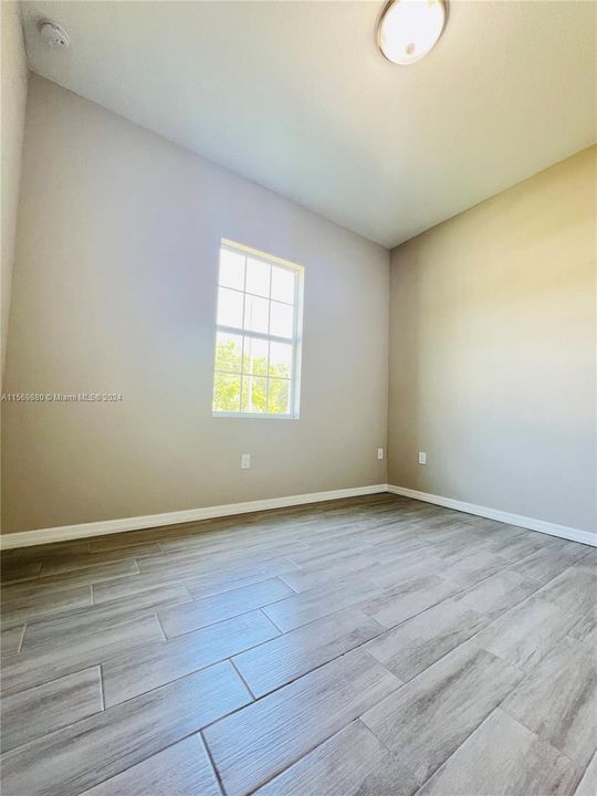 Recently Sold: $315,000 (4 beds, 2 baths, 1439 Square Feet)