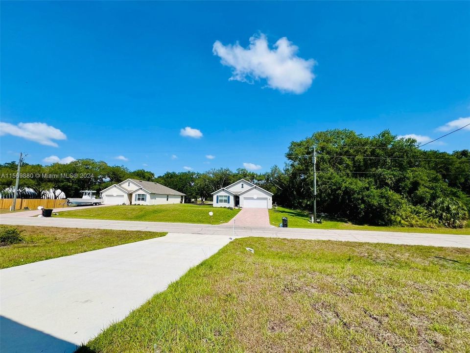 Recently Sold: $315,000 (4 beds, 2 baths, 1439 Square Feet)