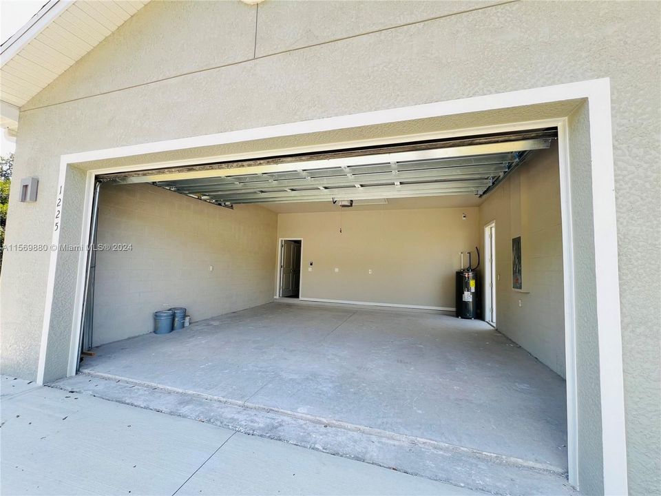 Recently Sold: $315,000 (4 beds, 2 baths, 1439 Square Feet)