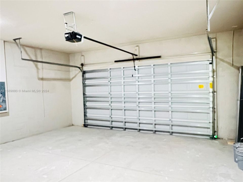 Recently Sold: $315,000 (4 beds, 2 baths, 1439 Square Feet)