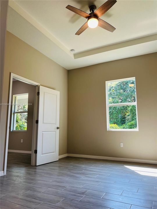 Recently Sold: $315,000 (4 beds, 2 baths, 1439 Square Feet)