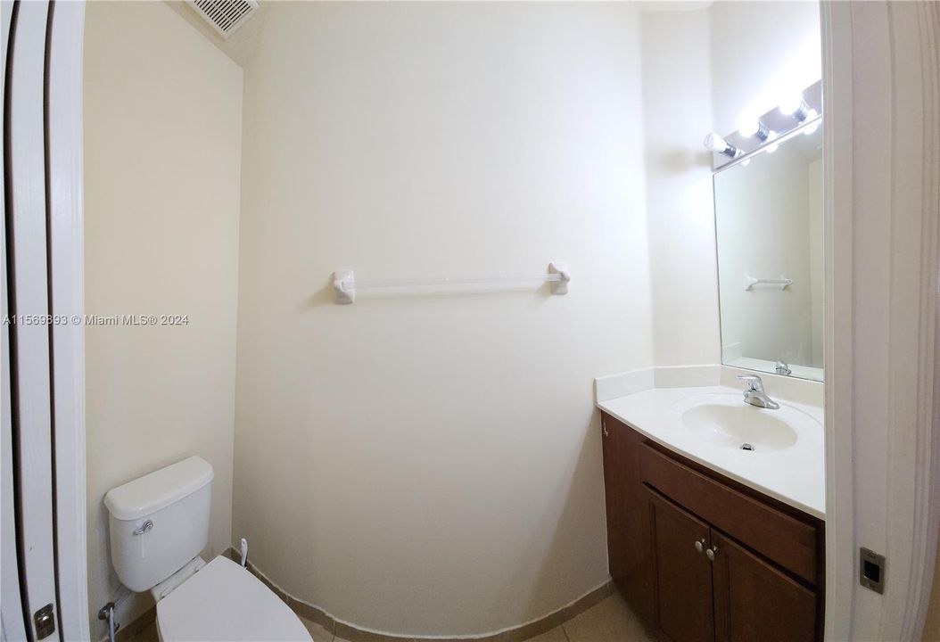 For Rent: $2,900 (3 beds, 2 baths, 1335 Square Feet)