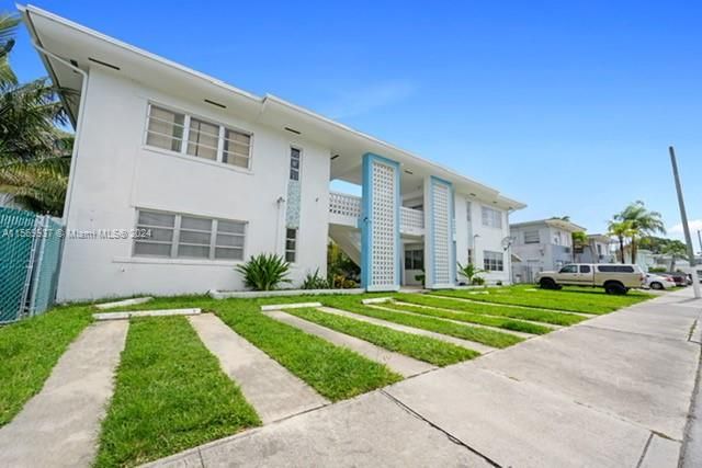 Active With Contract: $1,550 (0 beds, 1 baths, 650 Square Feet)