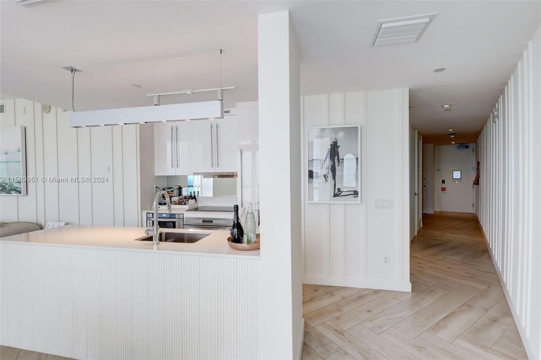 For Sale: $2,750,000 (1 beds, 1 baths, 1054 Square Feet)