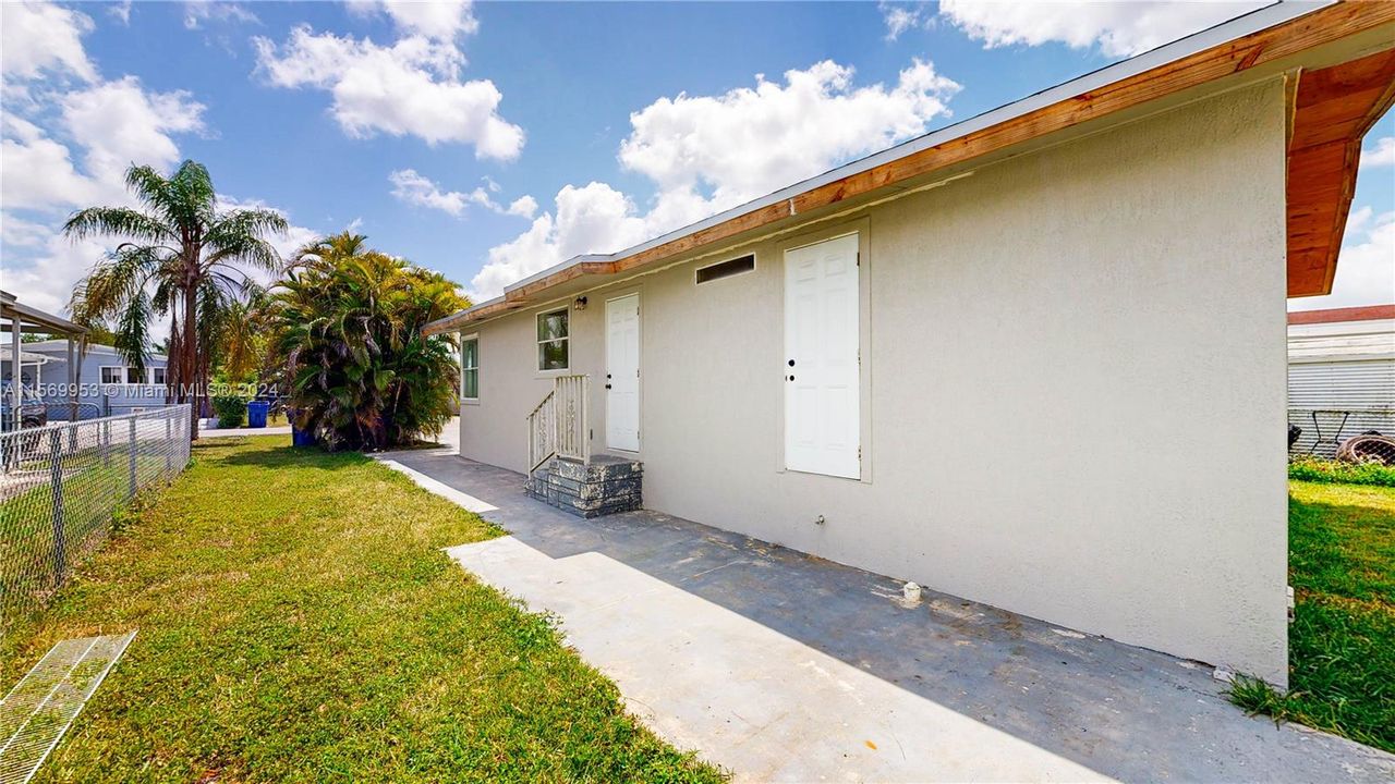 For Sale: $262,900 (3 beds, 2 baths, 1170 Square Feet)