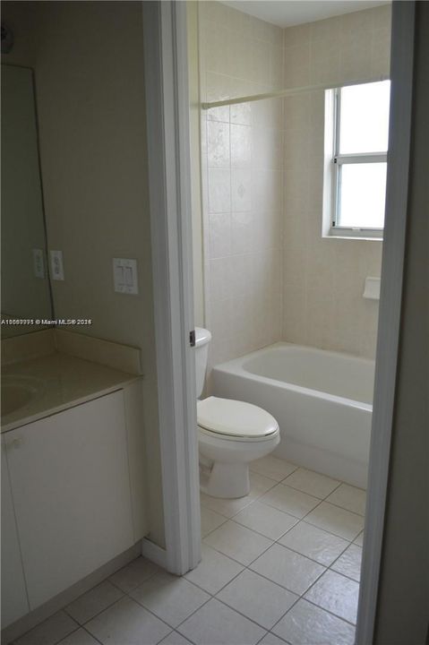 Недавно арендовано: $2,075 (2 спален, 2 ванн, 1166 Квадратных фут)