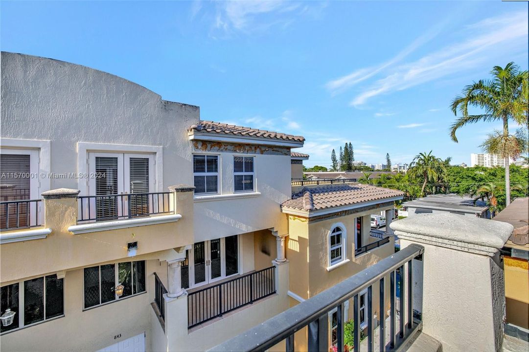 For Sale: $775,000 (4 beds, 3 baths, 2318 Square Feet)