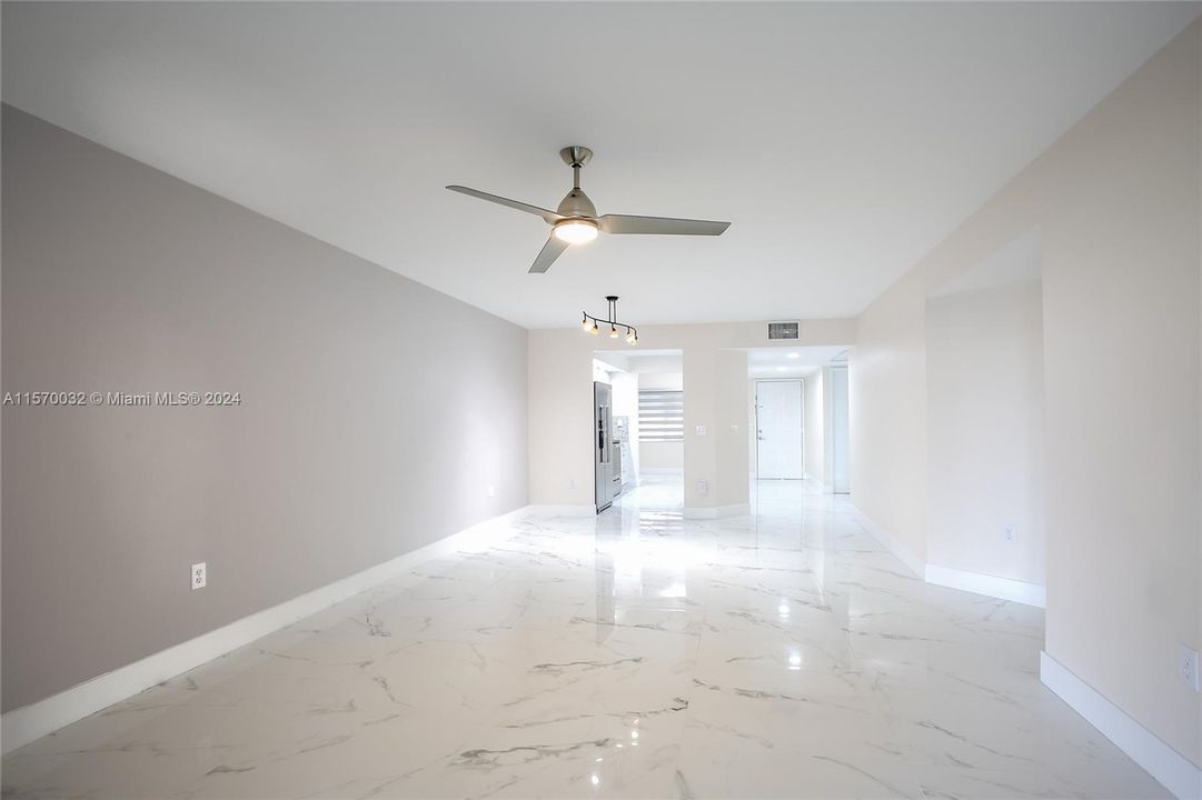 For Sale: $358,500 (2 beds, 2 baths, 1364 Square Feet)