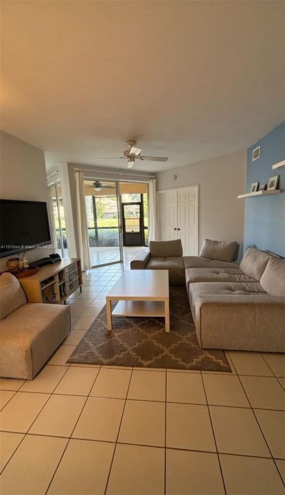 For Sale: $369,500 (2 beds, 2 baths, 1185 Square Feet)