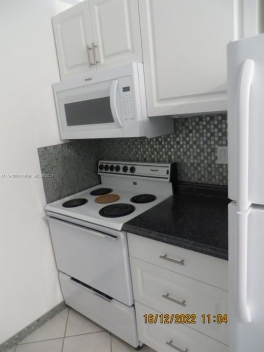 For Sale: $120,000 (1 beds, 1 baths, 625 Square Feet)