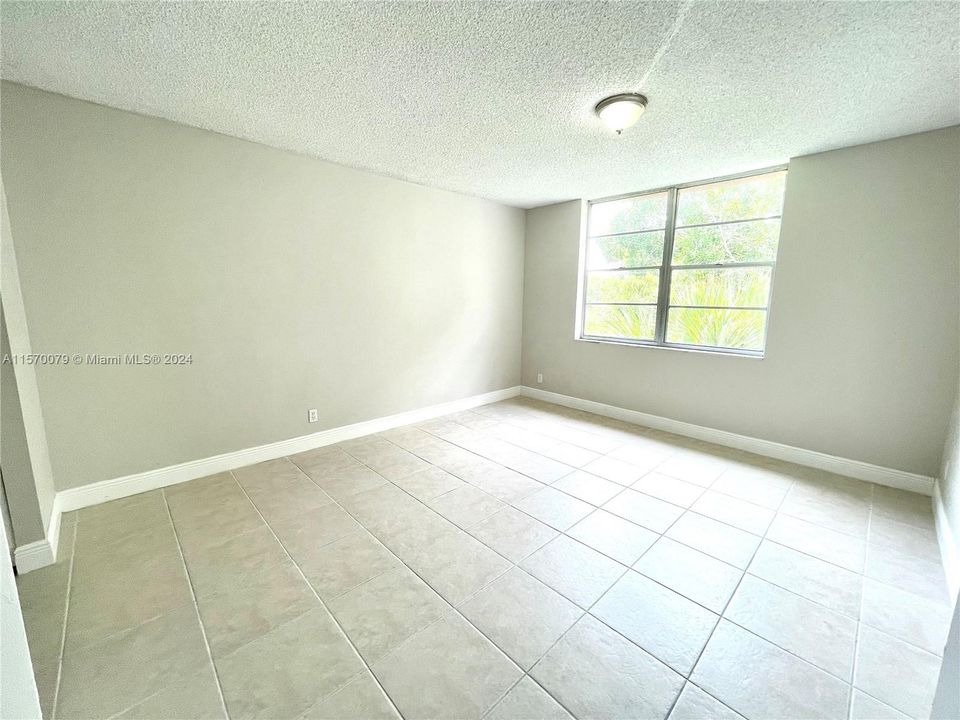 For Sale: $128,000 (2 beds, 2 baths, 960 Square Feet)