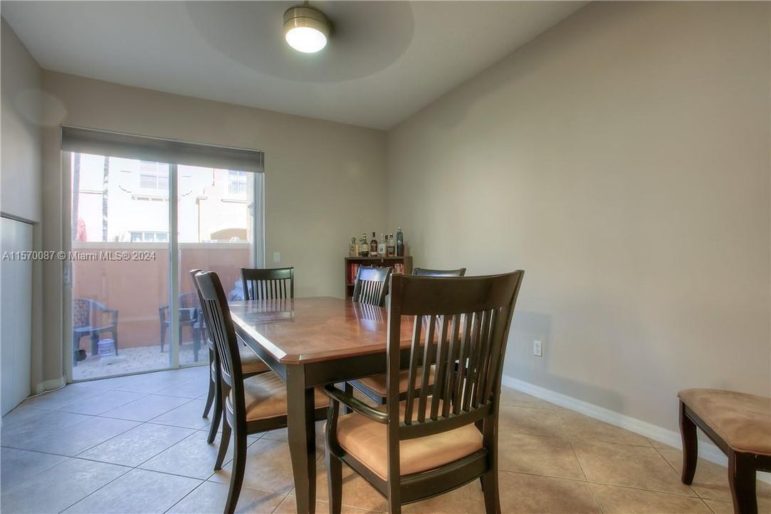 Active With Contract: $2,900 (3 beds, 2 baths, 1396 Square Feet)
