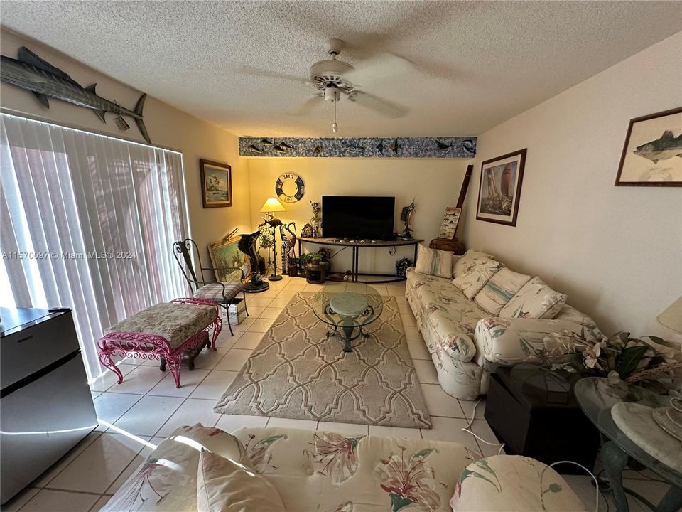 For Sale: $469,000 (2 beds, 2 baths, 1236 Square Feet)