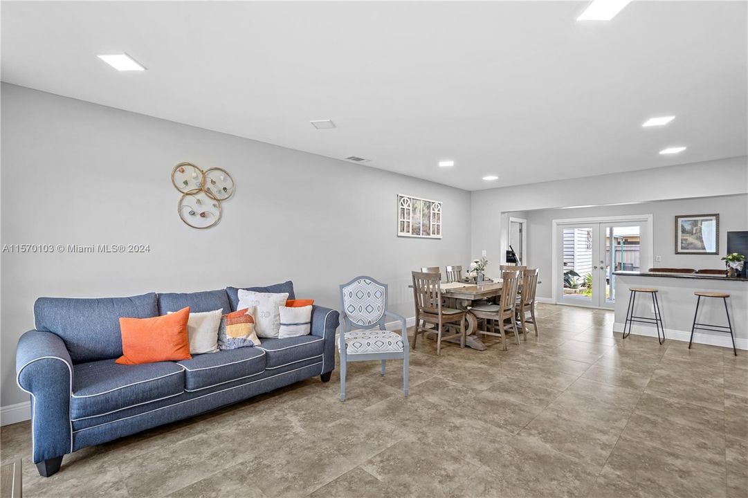 Active With Contract: $699,000 (5 beds, 3 baths, 1736 Square Feet)
