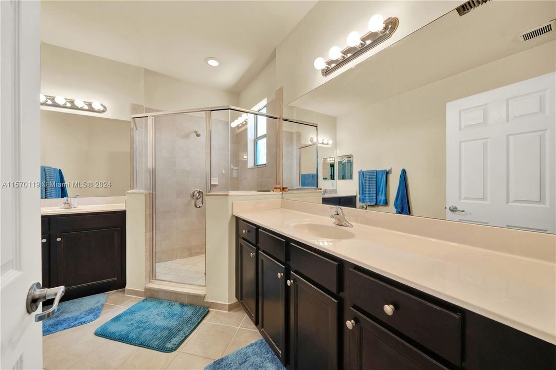 Active With Contract: $440,000 (3 beds, 2 baths, 1680 Square Feet)