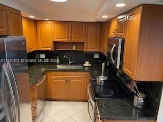 For Sale: $379,000 (1 beds, 1 baths, 1041 Square Feet)