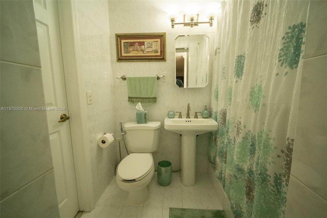 待售: $915,000 (6 贝兹, 4 浴室, 3452 平方英尺)