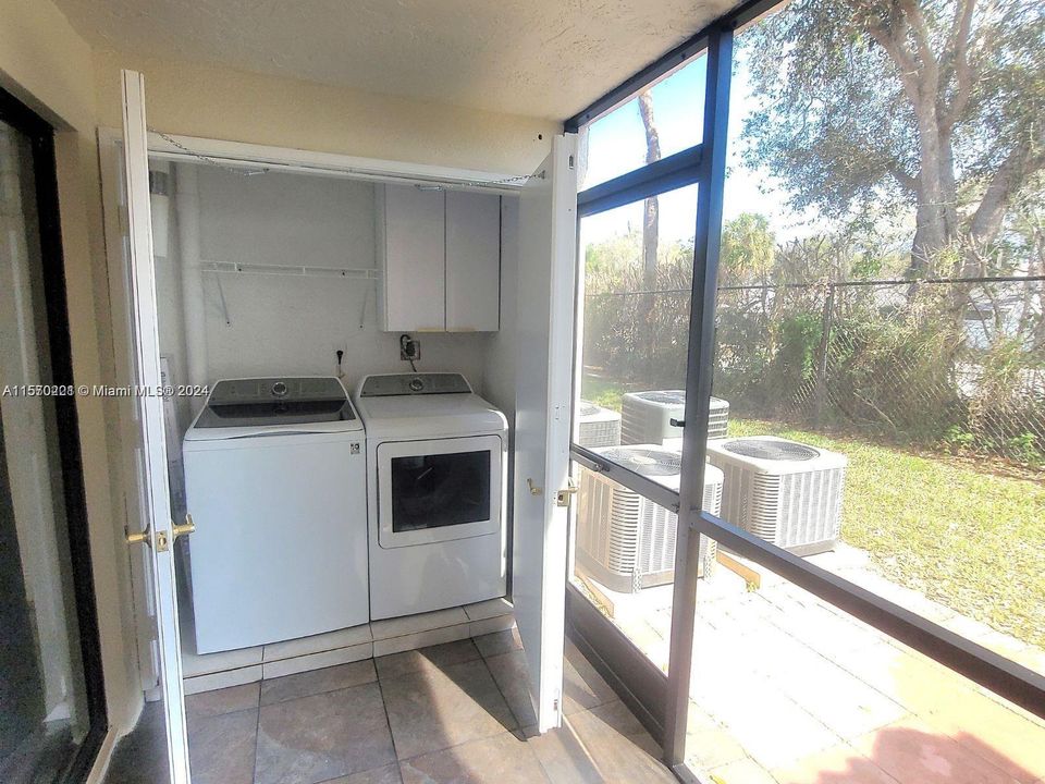 For Rent: $2,550 (2 beds, 2 baths, 1200 Square Feet)