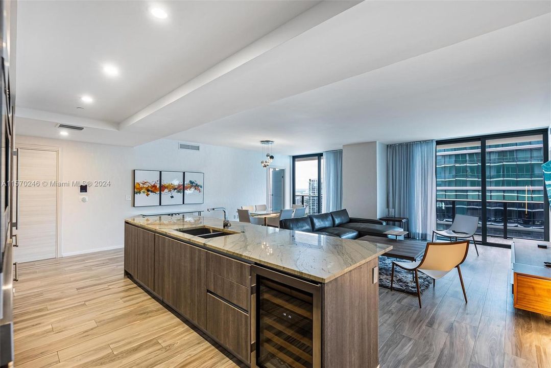 For Sale: $1,899,000 (2 beds, 4 baths, 1722 Square Feet)