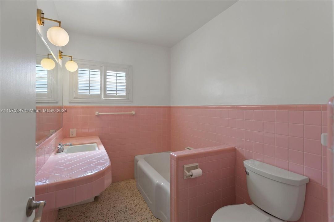 待售: $775,000 (2 贝兹, 2 浴室, 1436 平方英尺)