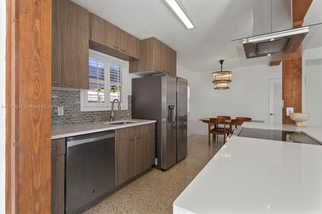 For Sale: $775,000 (2 beds, 2 baths, 1436 Square Feet)