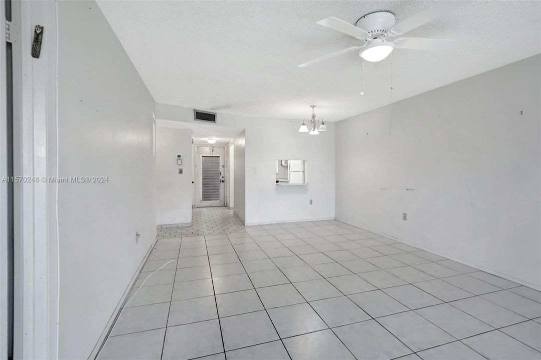 For Sale: $125,000 (2 beds, 2 baths, 850 Square Feet)