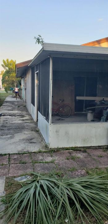 Vendido Recientemente: $150,000 (2 camas, 2 baños, 1010 Pies cuadrados)