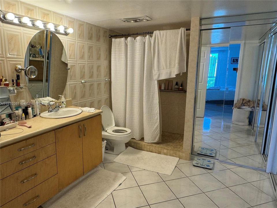 出租: $3,300 (2 贝兹, 2 浴室, 1521 平方英尺)