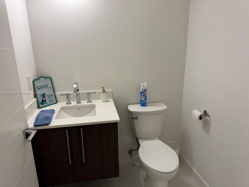 For Sale: $320,000 (1 beds, 1 baths, 686 Square Feet)