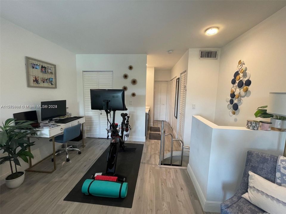 Recently Rented: $2,200 (1 beds, 1 baths, 746 Square Feet)