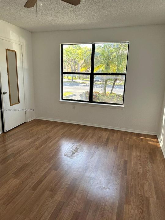 最近租的: $2,000 (2 贝兹, 2 浴室, 1088 平方英尺)