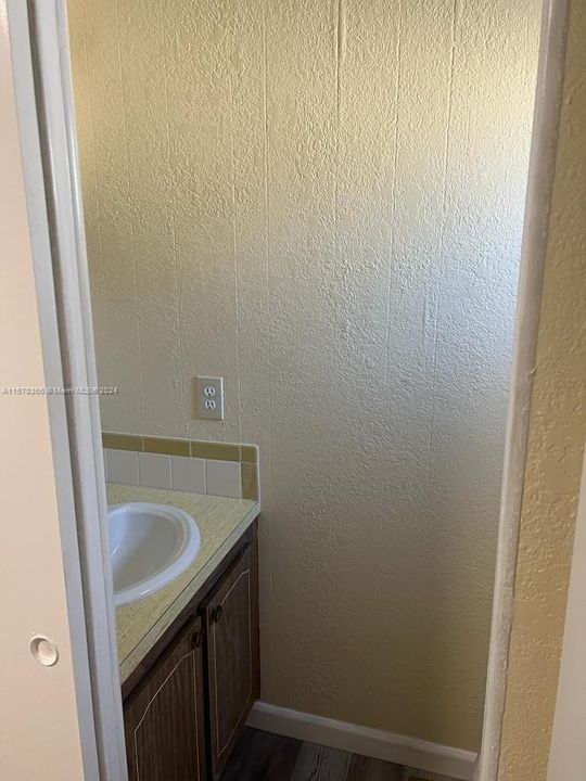 For Sale: $81,000 (2 beds, 2 baths, 1352 Square Feet)