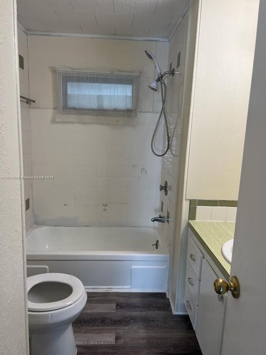 For Sale: $81,000 (2 beds, 2 baths, 1352 Square Feet)