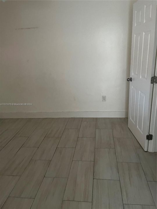 Recently Rented: $1,900 (1 beds, 1 baths, 1764 Square Feet)