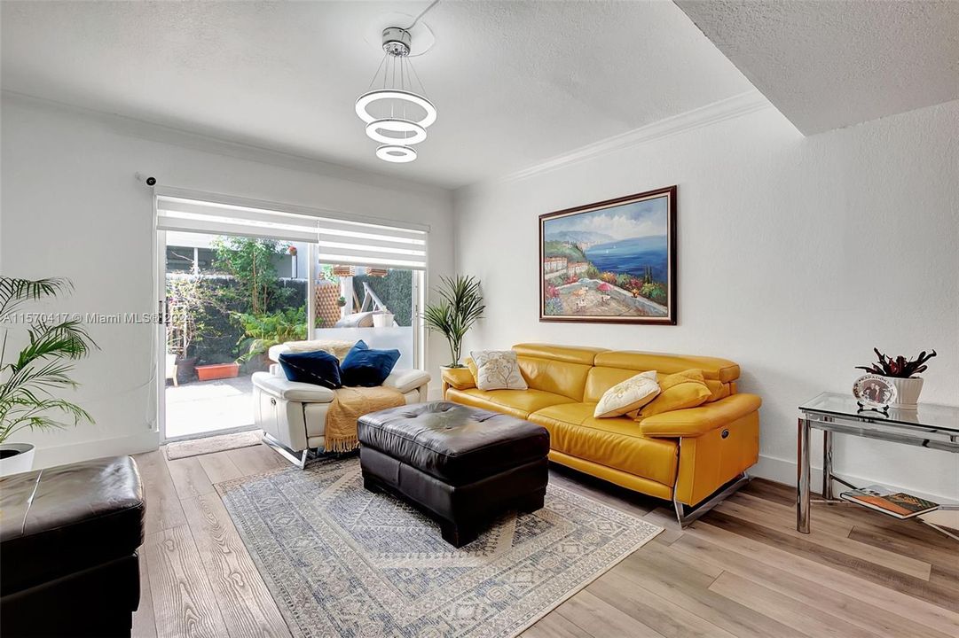 For Sale: $469,000 (3 beds, 2 baths, 1240 Square Feet)
