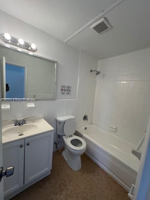 最近租的: $1,850 (2 贝兹, 1 浴室, 900 平方英尺)