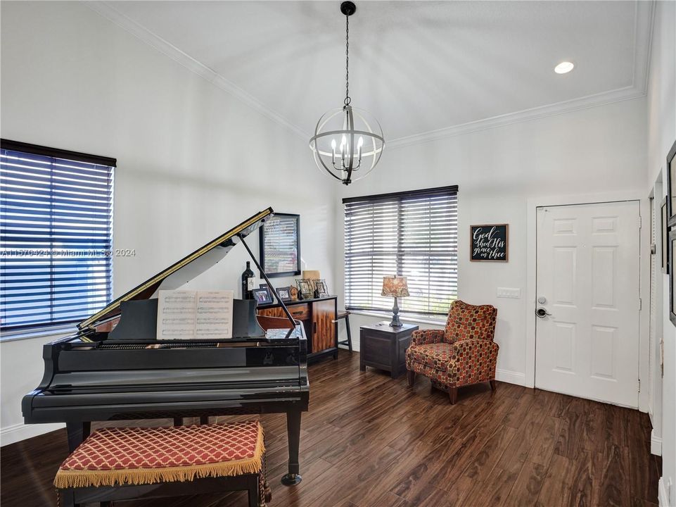 Active With Contract: $799,000 (3 beds, 2 baths, 1532 Square Feet)