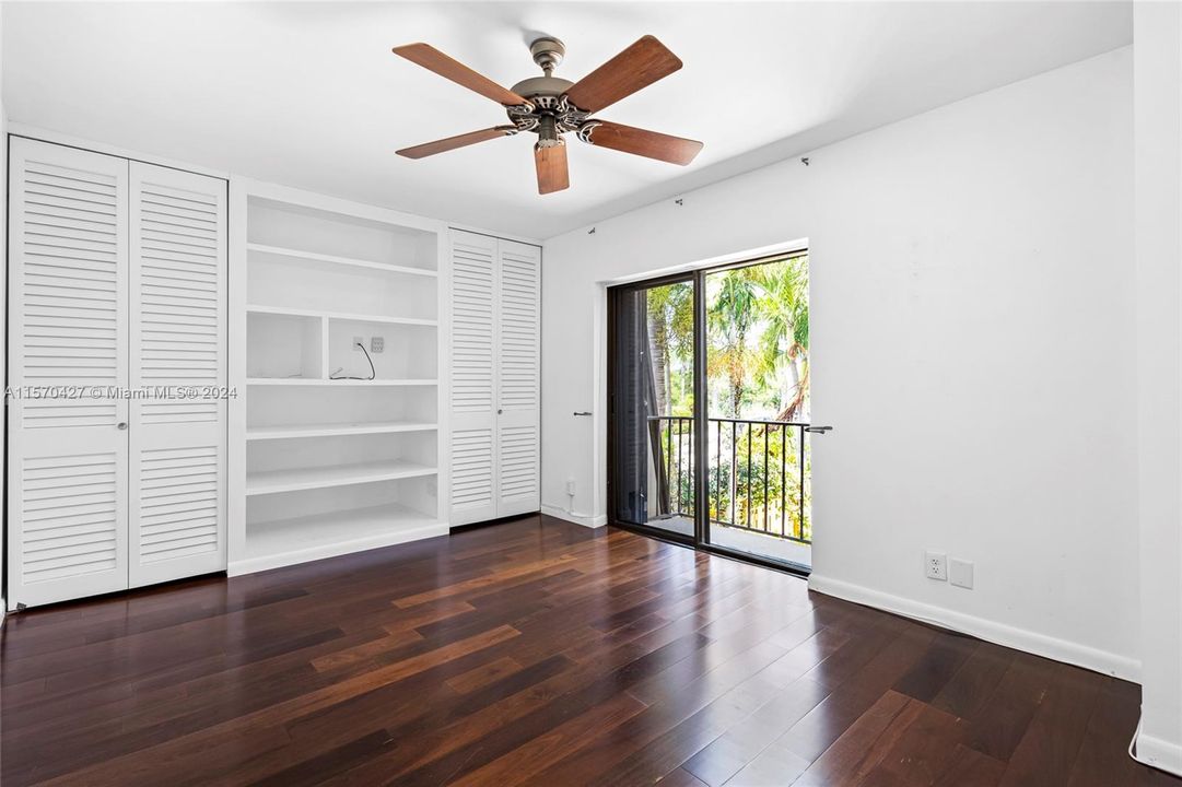 Vendido Recientemente: $265,000 (2 camas, 2 baños, 1288 Pies cuadrados)