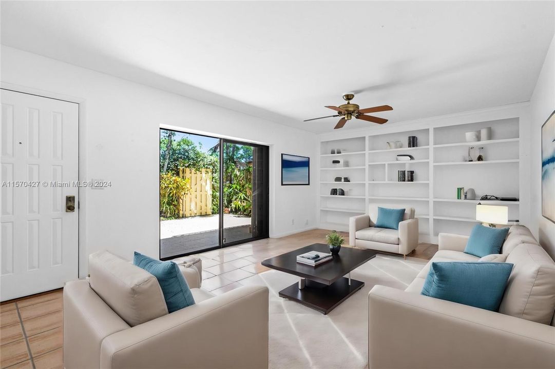 Vendido Recientemente: $265,000 (2 camas, 2 baños, 1288 Pies cuadrados)