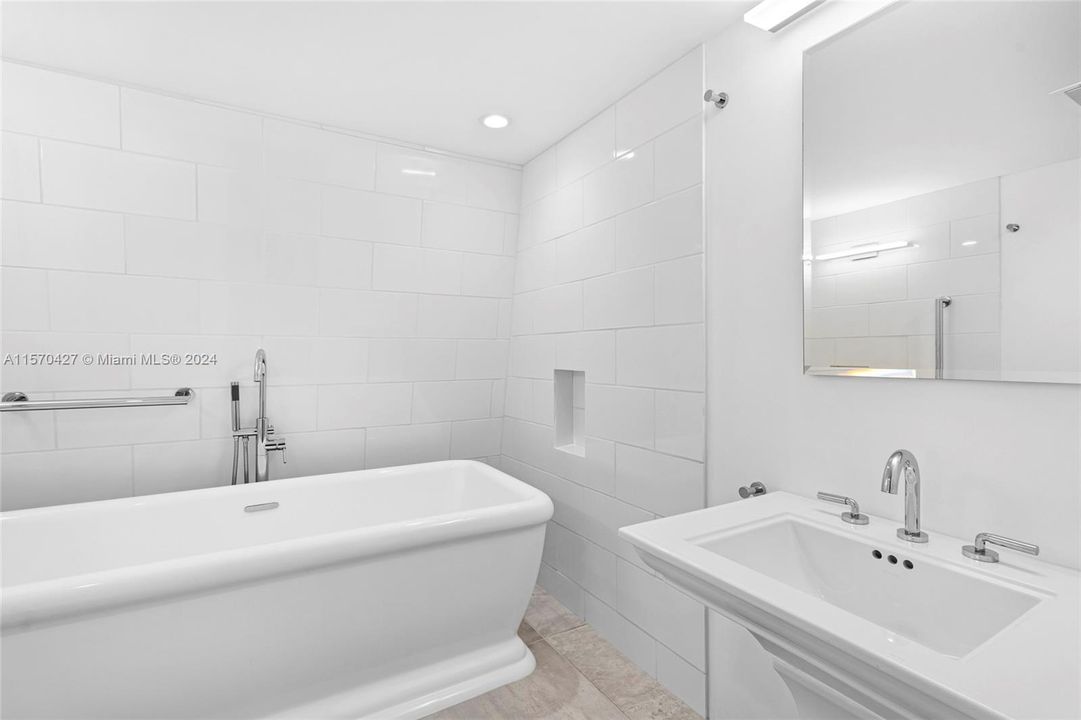 Vendido Recientemente: $265,000 (2 camas, 2 baños, 1288 Pies cuadrados)