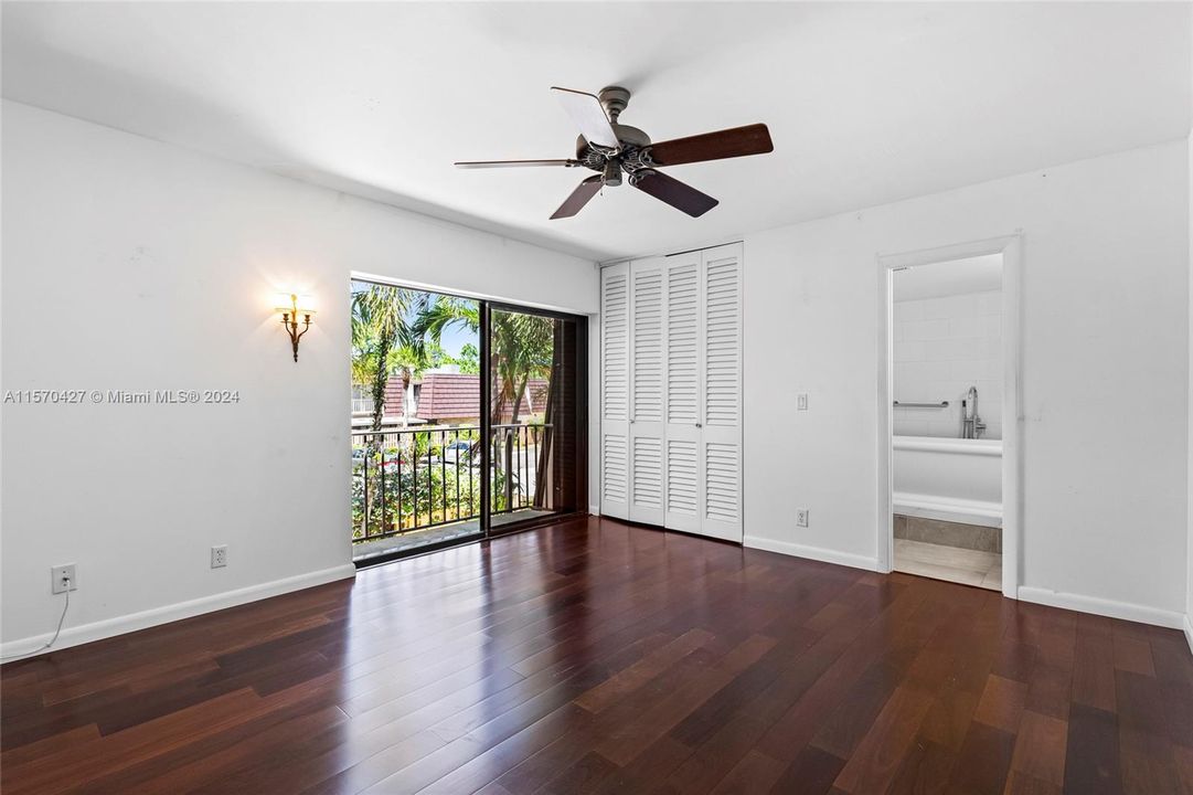 Vendido Recientemente: $265,000 (2 camas, 2 baños, 1288 Pies cuadrados)