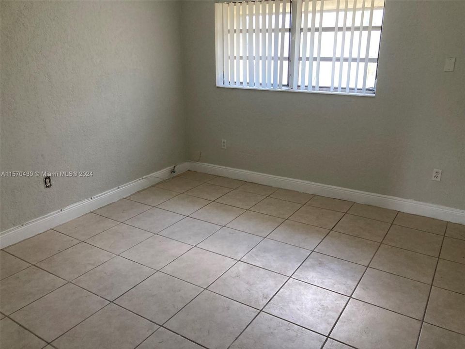 Recently Rented: $1,800 (1 beds, 1 baths, 558 Square Feet)