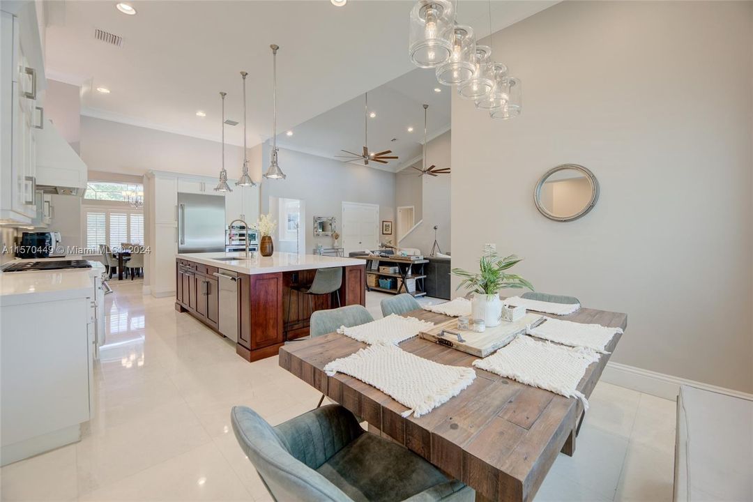 Active With Contract: $2,900,000 (4 beds, 4 baths, 4164 Square Feet)