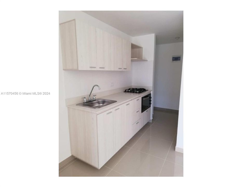 For Sale: $114,000 (3 beds, 2 baths, 706 Square Feet)