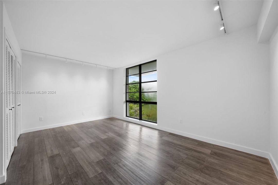 Active With Contract: $4,800 (2 beds, 2 baths, 1242 Square Feet)