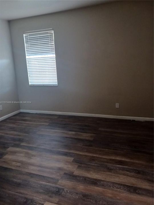 For Rent: $2,600 (4 beds, 2 baths, 2652 Square Feet)