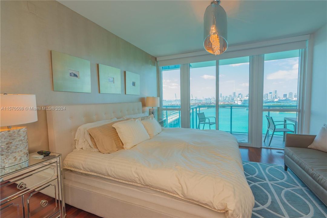 For Sale: $1,400,000 (1 beds, 2 baths, 1175 Square Feet)