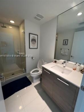 Recently Sold: $640,000 (1 beds, 2 baths, 880 Square Feet)