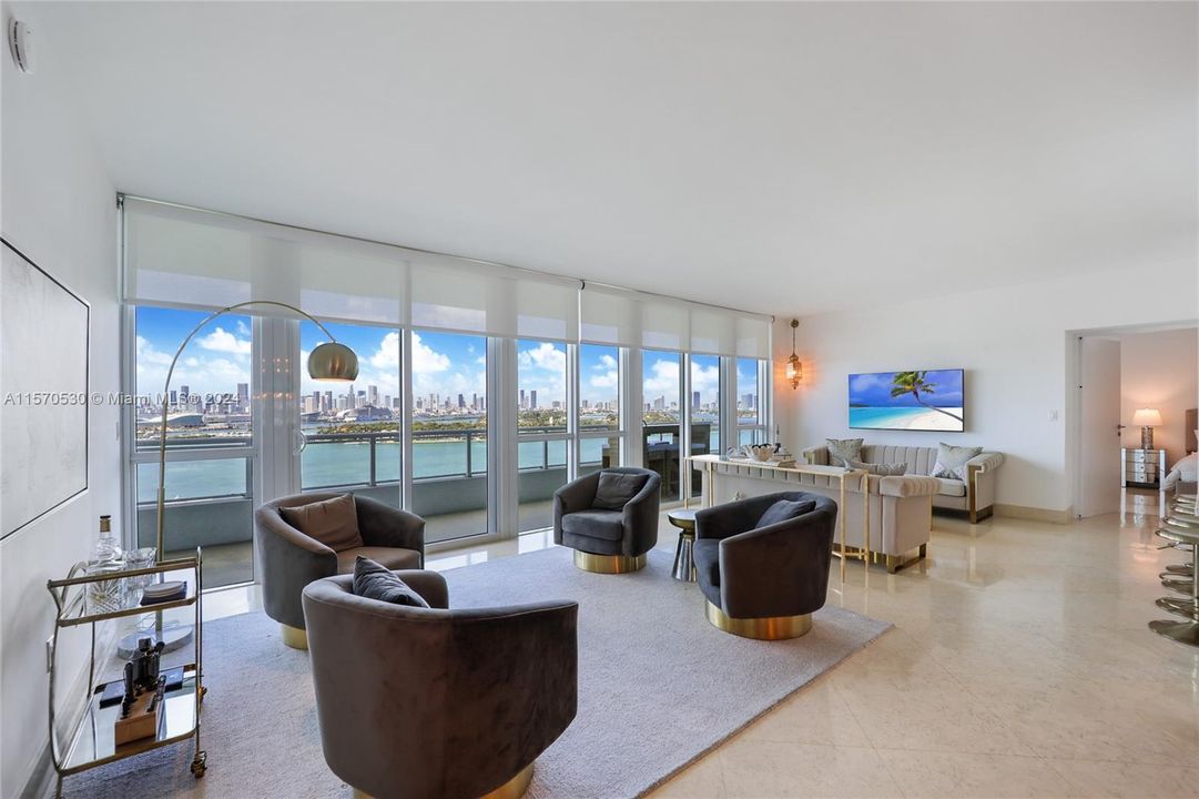 Active With Contract: $2,750,000 (2 beds, 3 baths, 1929 Square Feet)